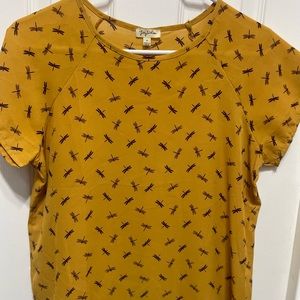 Dragonfly print loose blouse. Size S